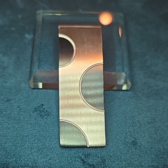 Sleek Silver and Black Money Clip Accessory Brand New - Picture 1 of 6